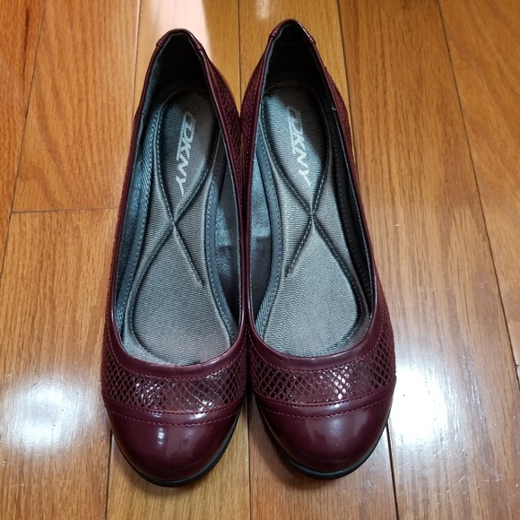 DKNY Red Wedges - Picture 2 of 4